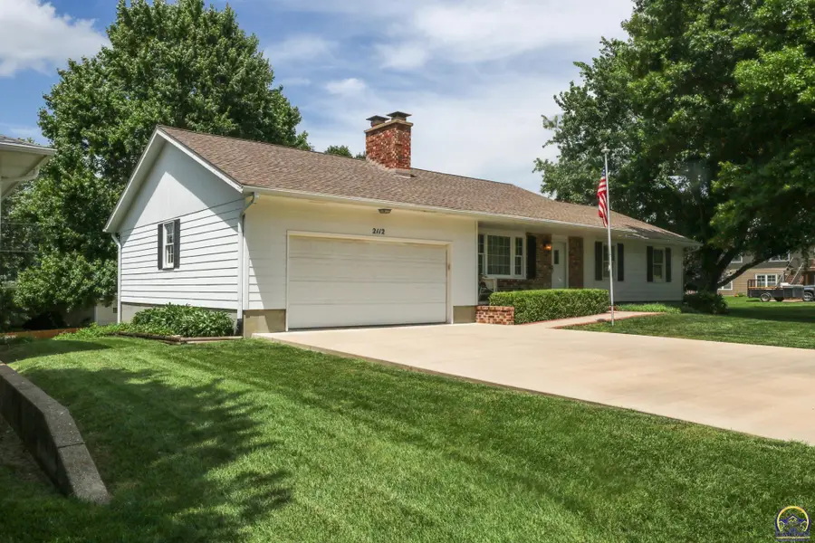2112 W 22nd Ave, Emporia, KS 66801 - #3