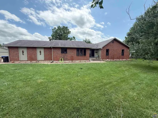3019 SE Aries Ave, Topeka, KS 66605