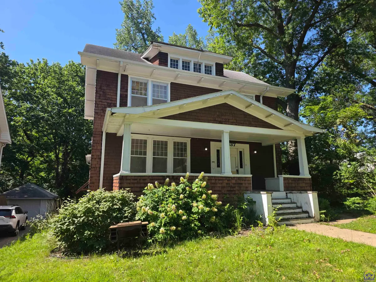 1637 Osage St, Manhattan, KS 66502 - #1