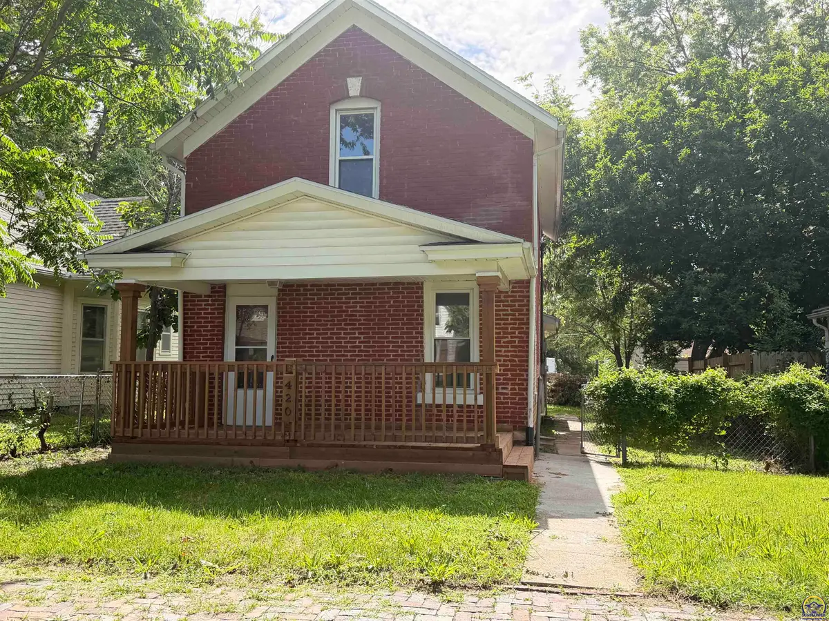 420 SW Clay St, Topeka, KS 66606 - #1