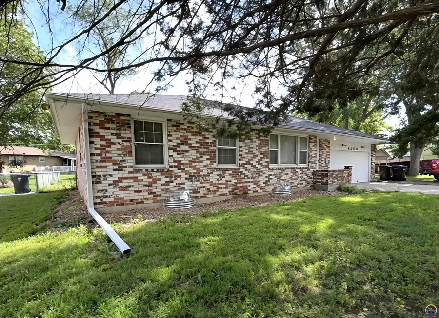 4209 SW 34th St, Topeka, KS 66612 - #2