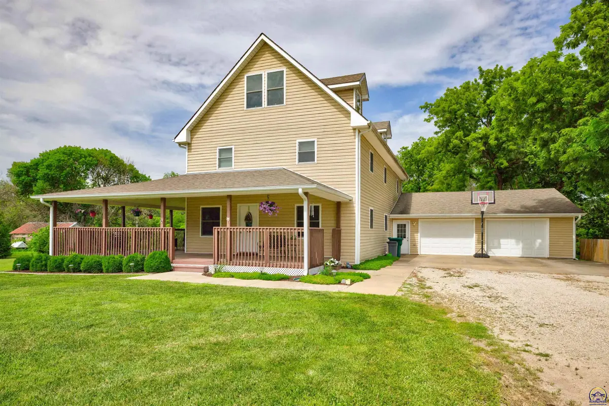 203 Shuman Rd, Circleville, KS 66416 - #1