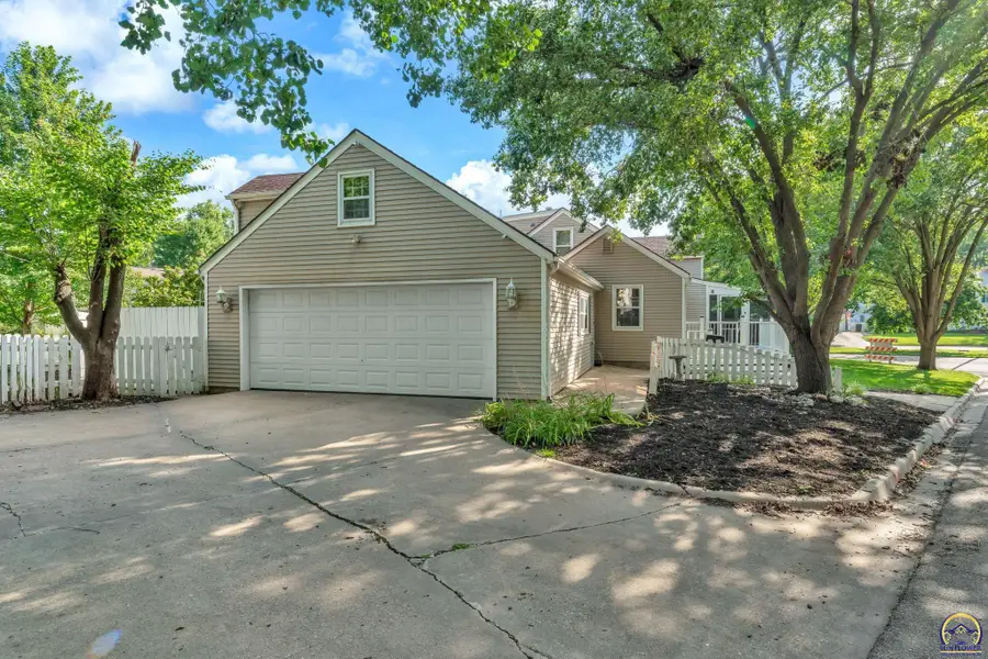 1278 SW Collins Ave, Topeka, KS 66604 - #3
