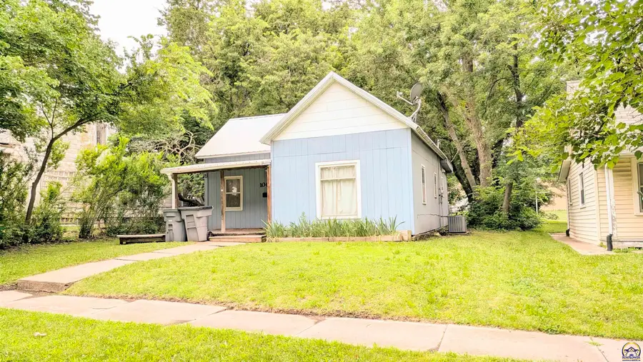 1009 Exchange St, Emporia, KS 66801 - #3