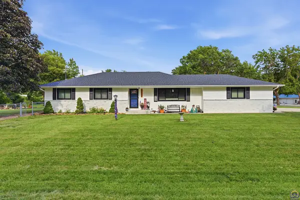 2744 SE Faxon Dr, Topeka, KS 66605