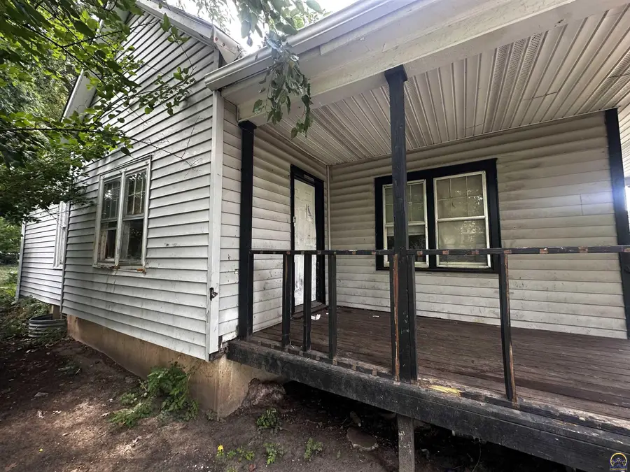 313 SW 13th St, Topeka, KS 66612 - #3