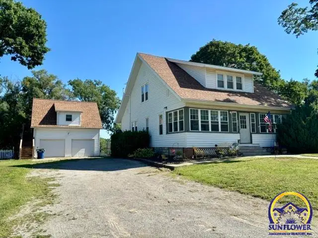 520 Atchison St, Oskaloosa, KS 66066 - #1