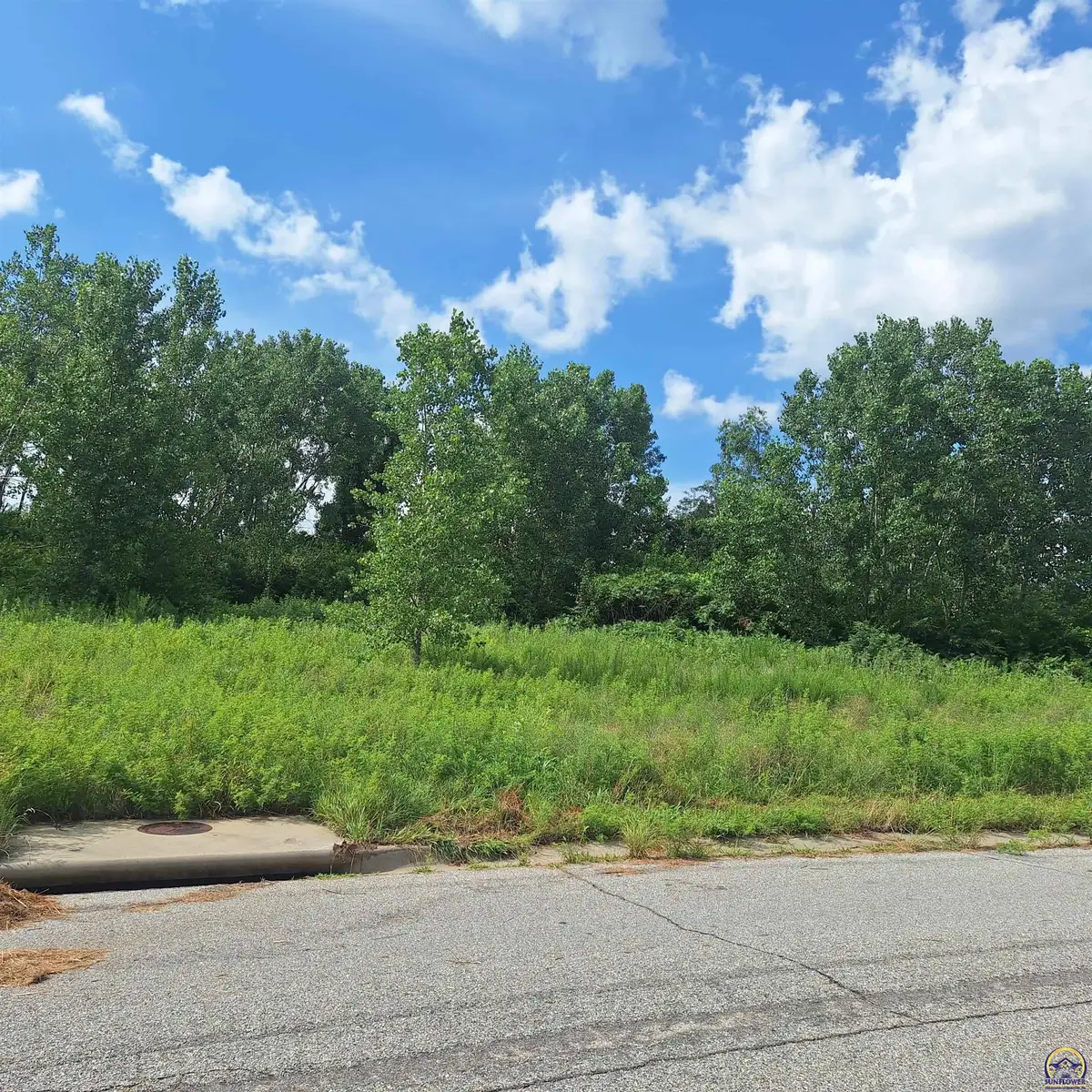 6324 SW 47th St, Topeka, KS 66610 - #1