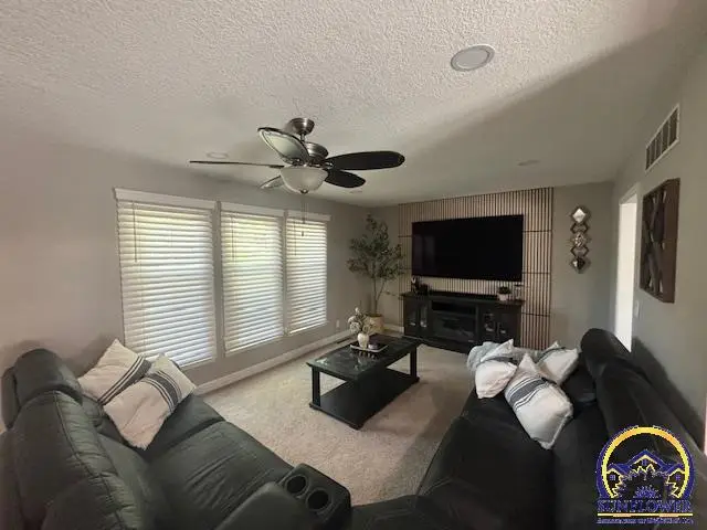 2913 Monterey Dr, Emporia, KS 66801 - #2