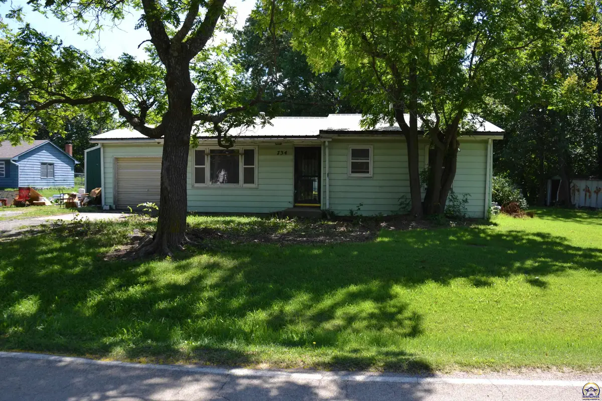 734 S 9th St, Osage City, KS 66523-9999 - #1