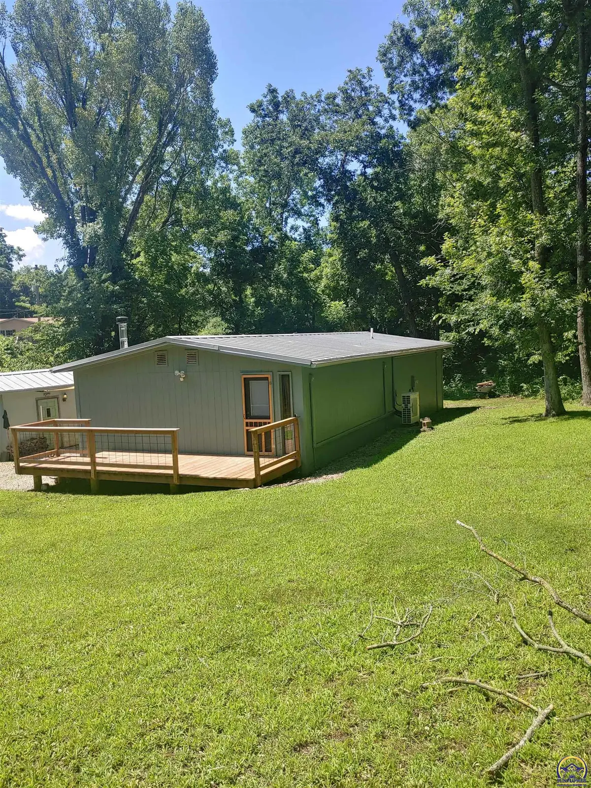 9794 Glenwood Dr, Ozawkie, KS 66070 - #1