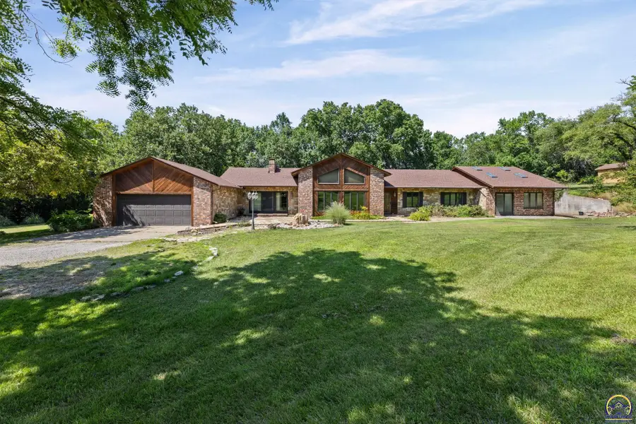 3840 NE Kimbal Rd, Topeka, KS 66617 - #3