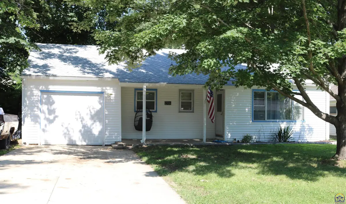 2316 SW Madeline Ln, Topeka, KS 66614 - #1