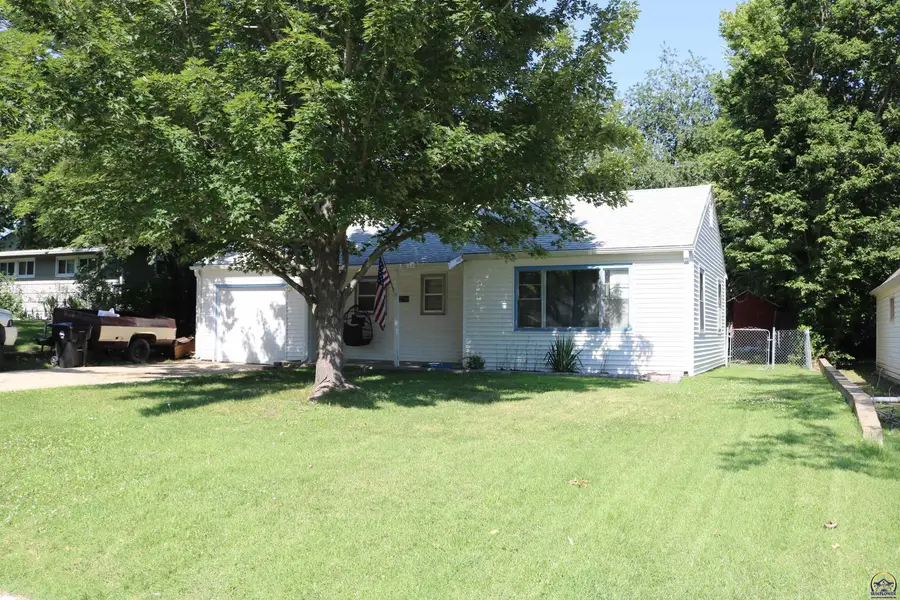 2316 SW Madeline Ln, Topeka, KS 66614 - #2