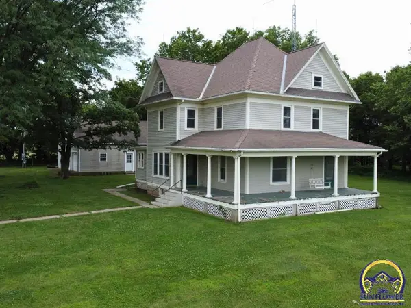 2225 Foxtail Rd, Fairview, KS 66425