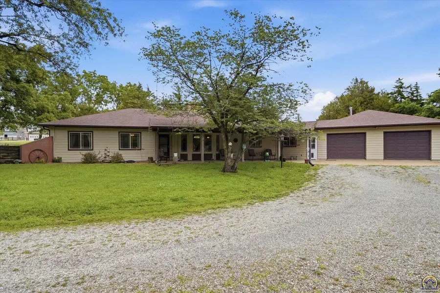 1735 NE 62nd St, Topeka, KS 66617 - #2