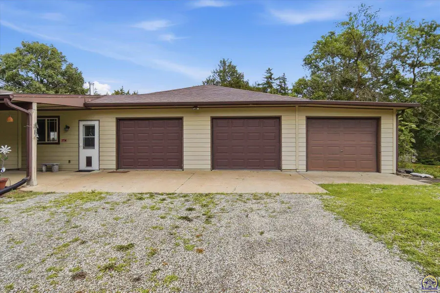 1735 NE 62nd St, Topeka, KS 66617 - #3