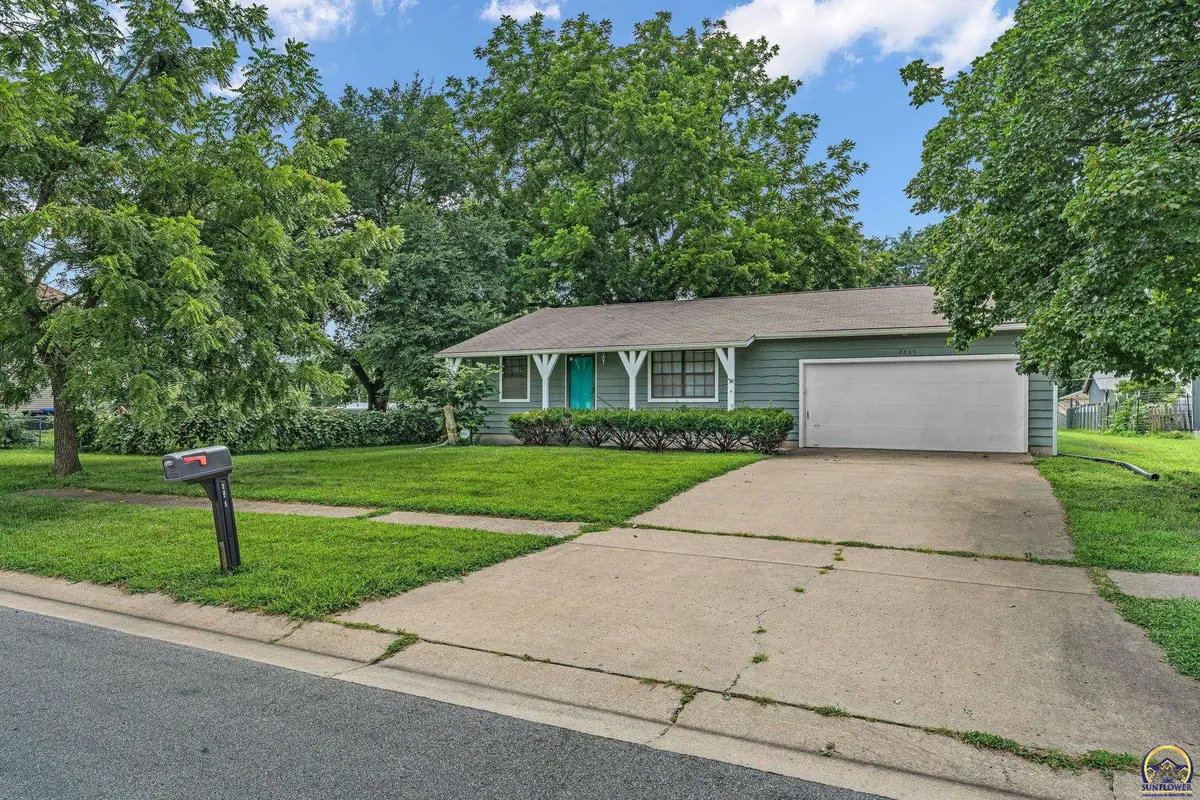 2835 SW Kingsrow Rd, Topeka, KS 66614 - #1
