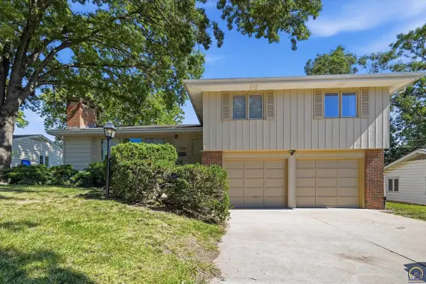 1634 SW Knollwood Dr, Topeka, KS 66611