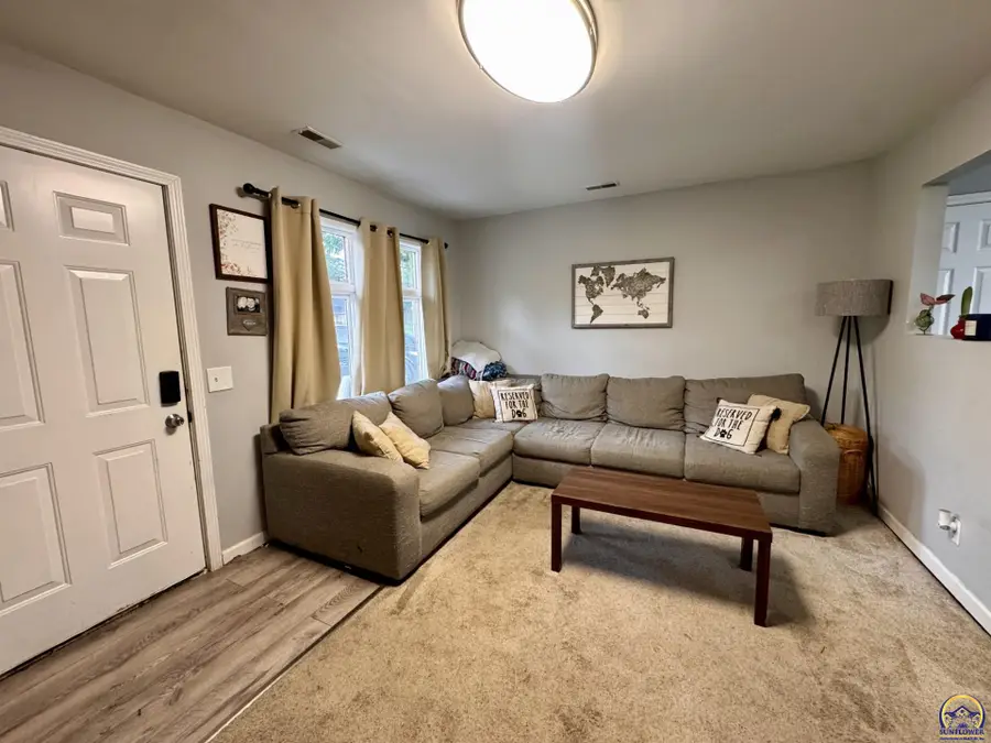 705 Washington St, Oskaloosa, KS 66066 - #2