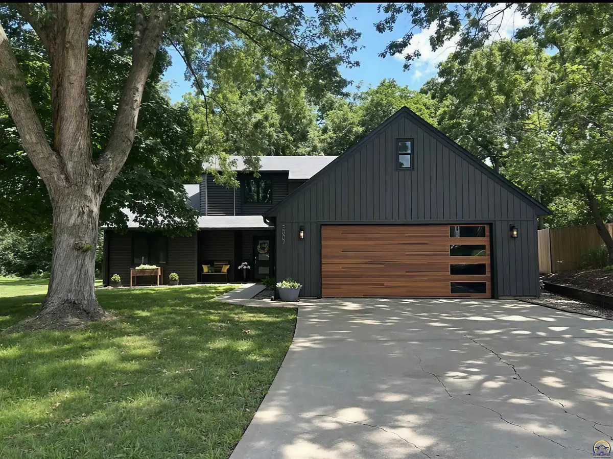 3007 Creekwood Dr, Lawrence, KS 66049 - #1