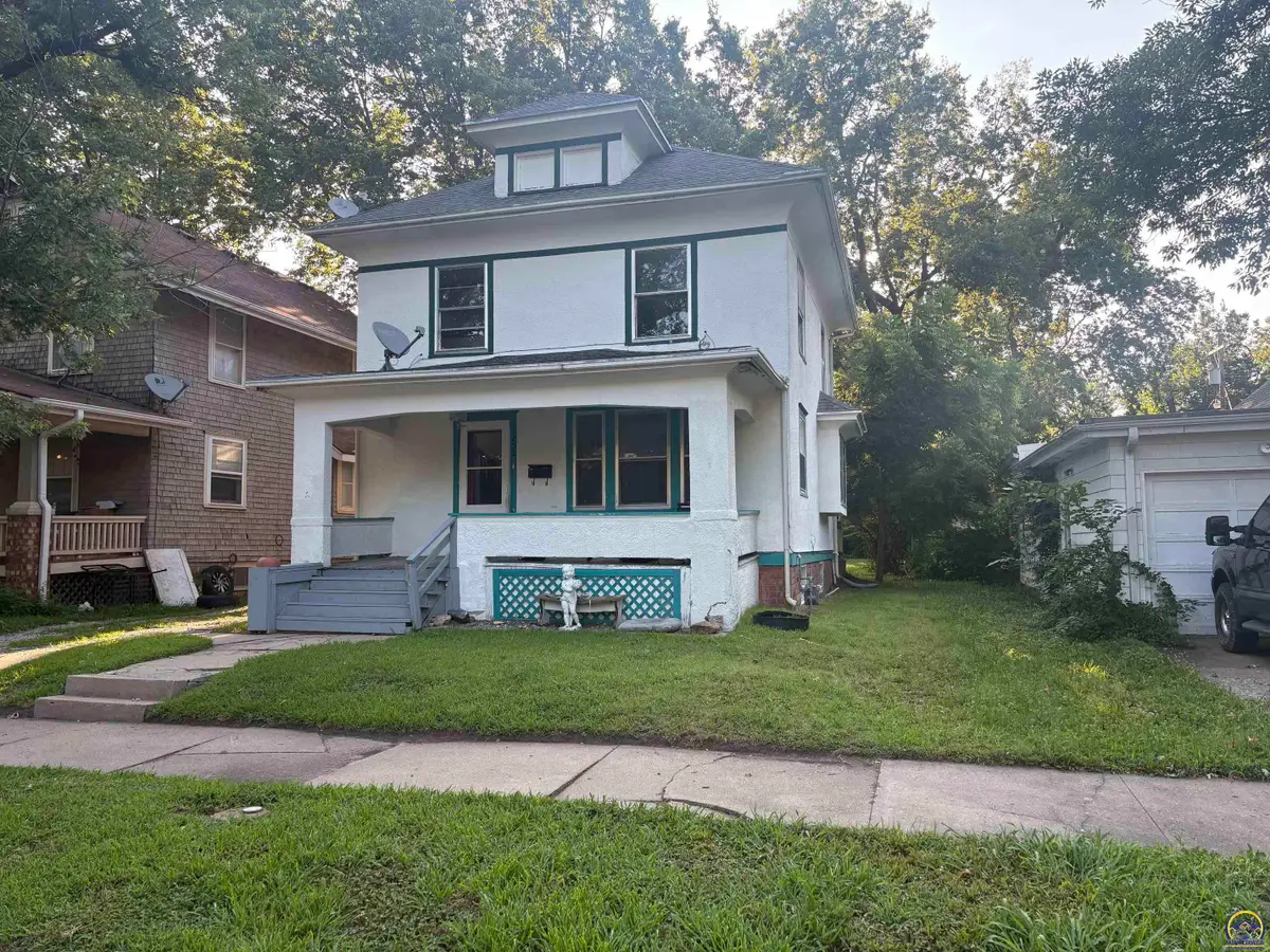 1252 SW Mulvane St, Topeka, KS 66604 - #1
