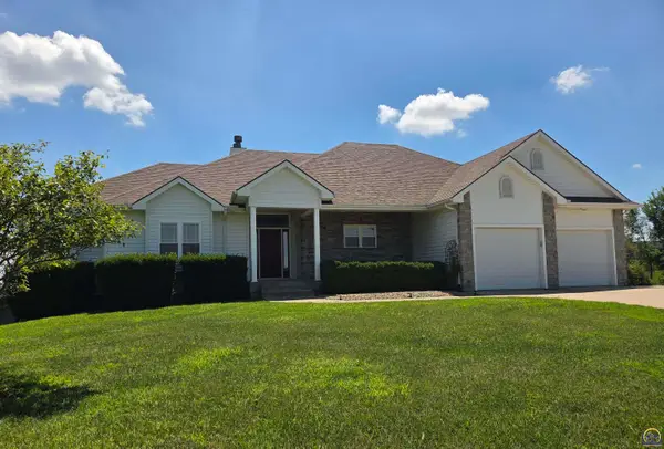 4316 SW Deer Run Ct, Topeka, KS 66610
