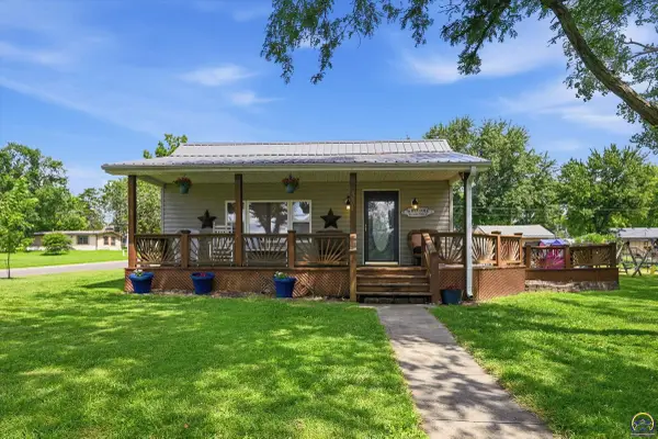 331 W 8th St, Alma, KS 66401