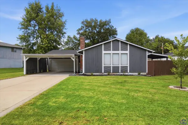 6524 SW 28th Ter, Topeka, KS 66614