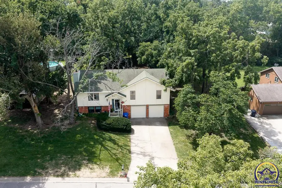 4649 SE 26th Ter, Topeka, KS 66605 - #2