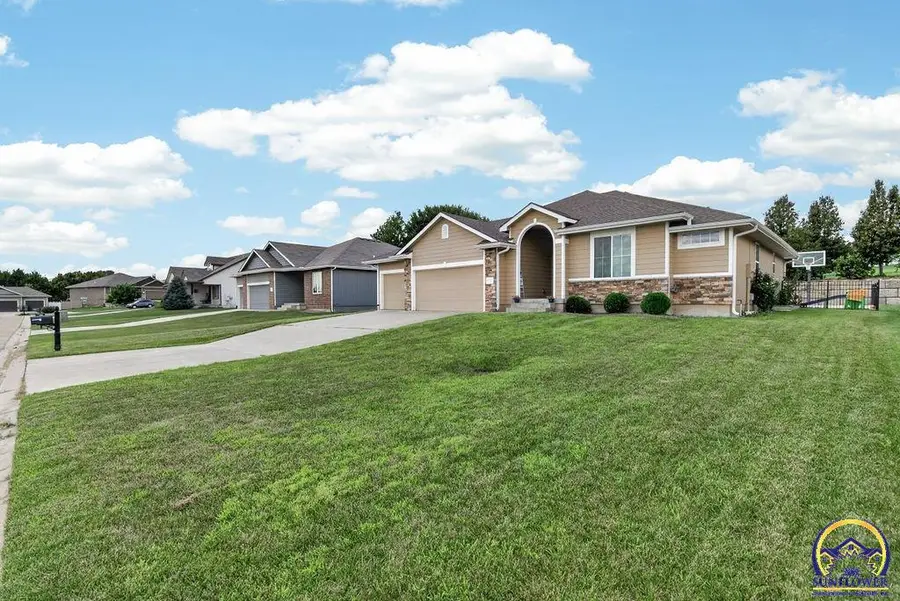 5818 SW 55th St, Topeka, KS 66610 - #3