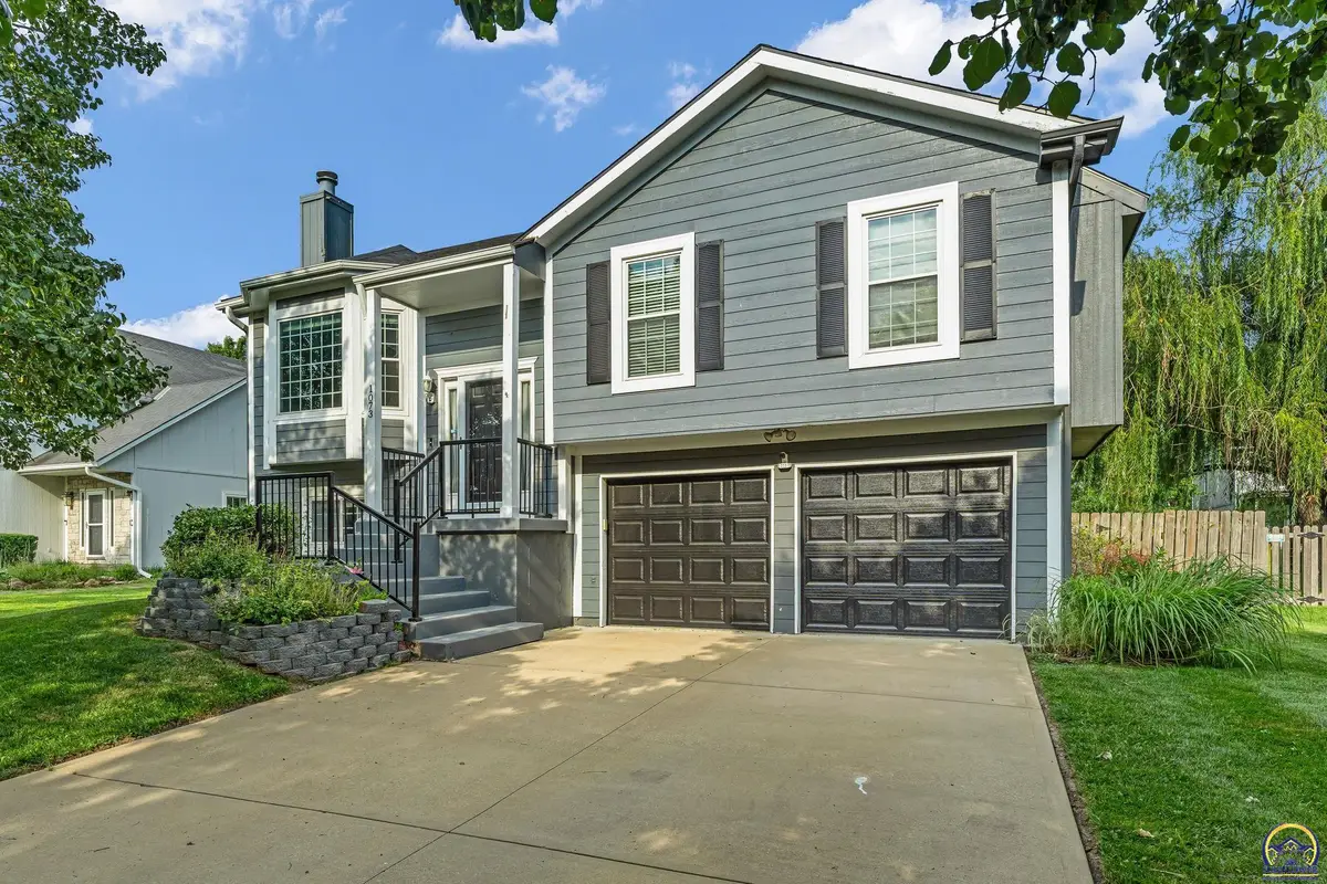 1073 N Logan St, Olathe, KS 66061 - #1
