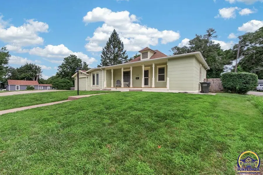 1106 Kansas St, Leavenworth, KS 66048 - #3