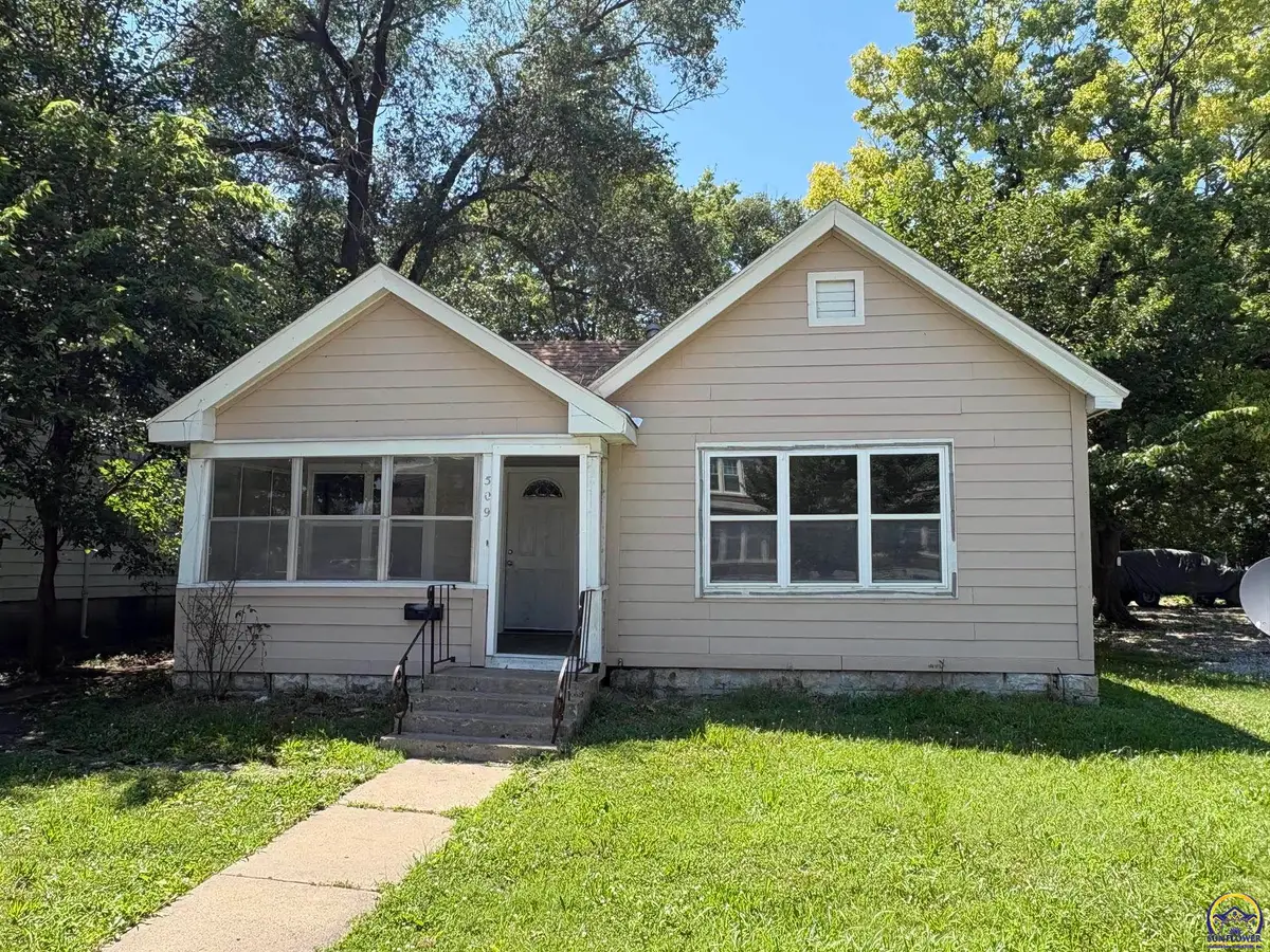 509 Congress St, Emporia, KS 66801 - #1