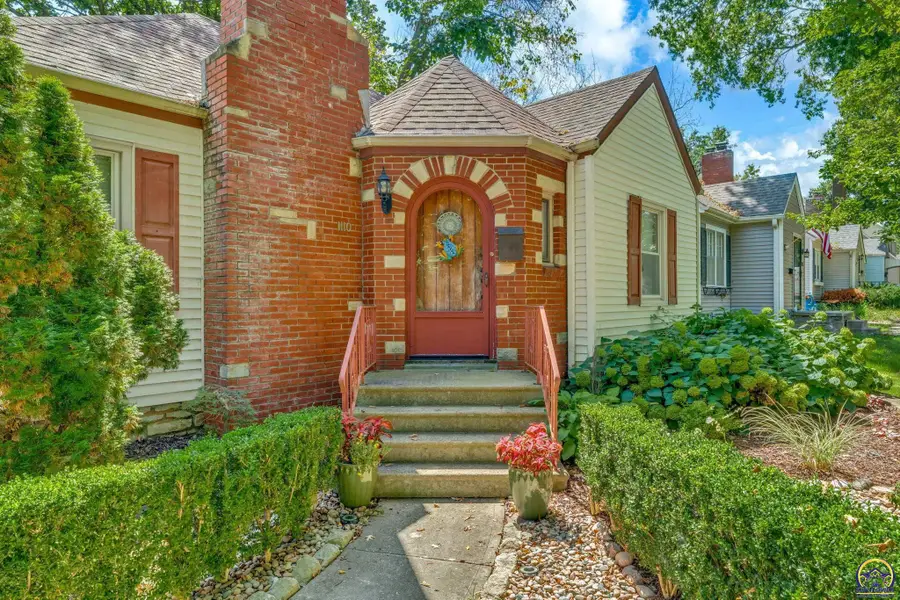 1110 SW Wayne Ave, Topeka, KS 66604 - #2