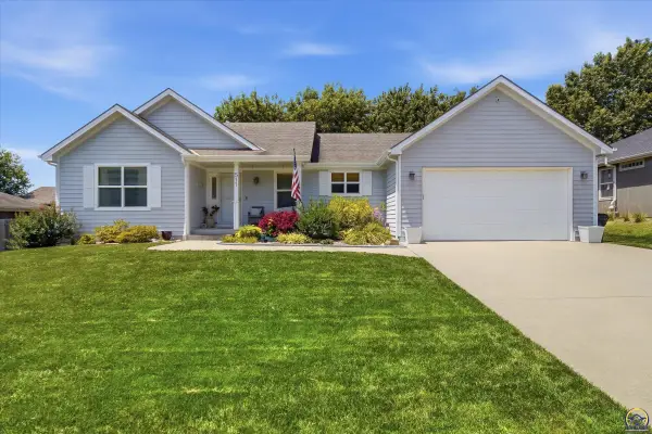 511 N Rebecca Ln, Lawrence, KS 66044