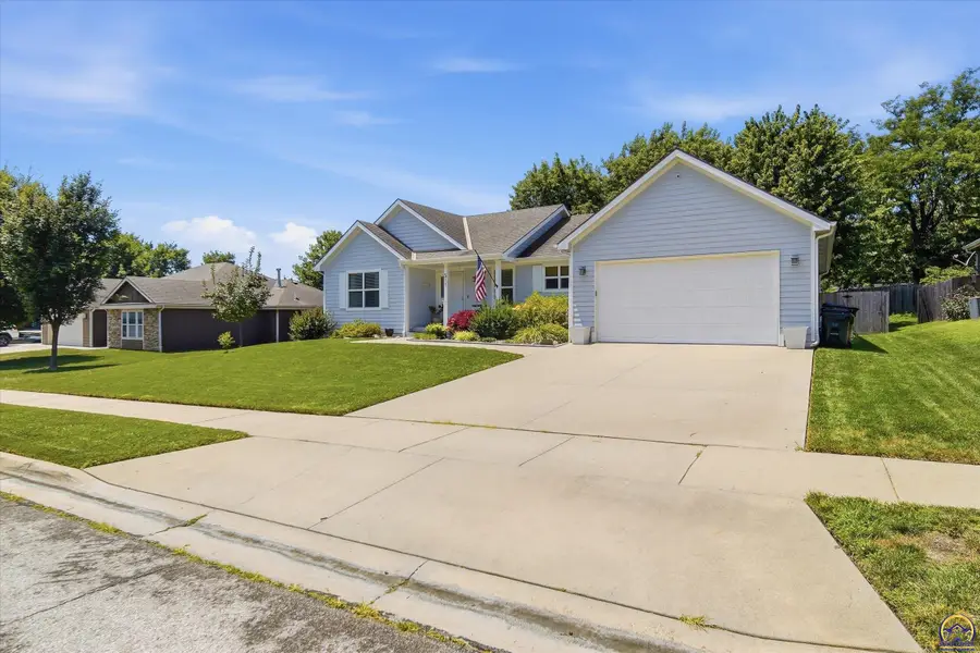 511 N Rebecca Ln, Lawrence, KS 66044 - #2