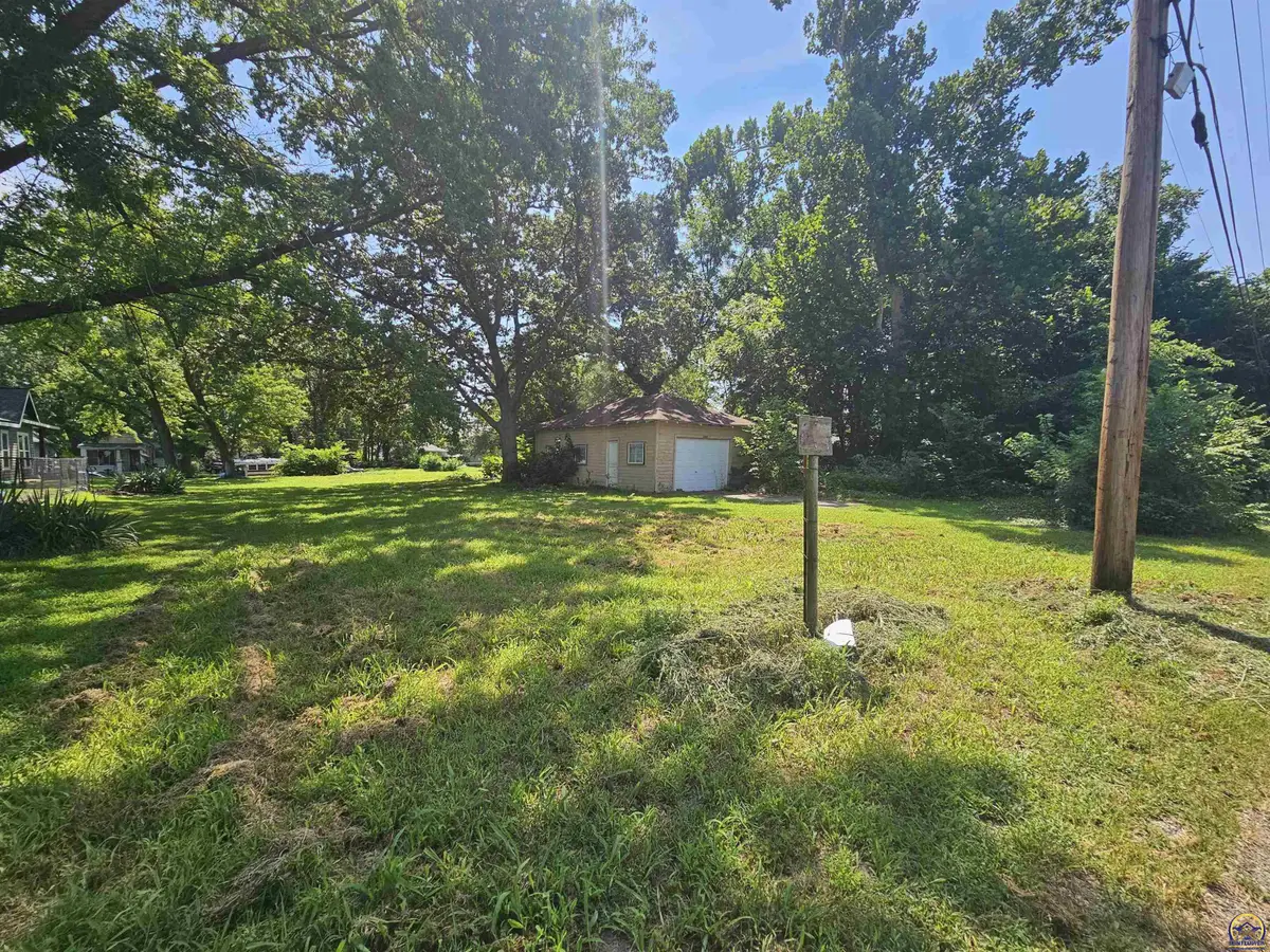 1223 NW Jackson St, Topeka, KS 66608 - #1