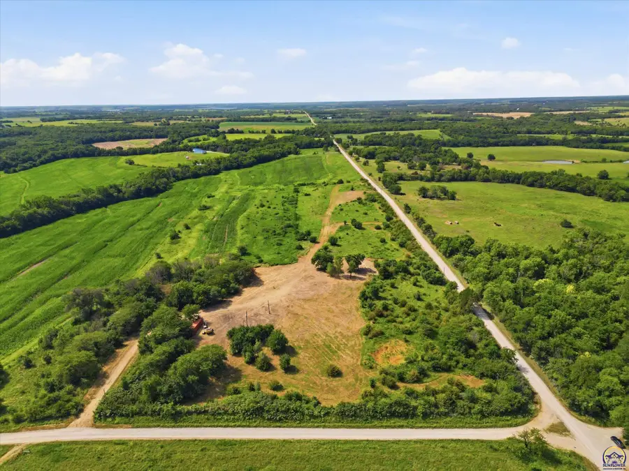 3611 W 269th St, Osage City, KS 66523 - #2