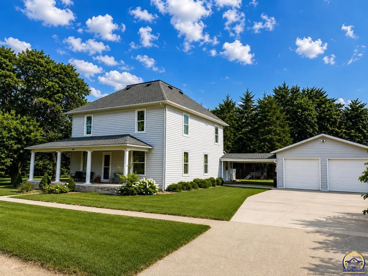 104 W Wyandotte St, Meriden, KS 66512 - #1