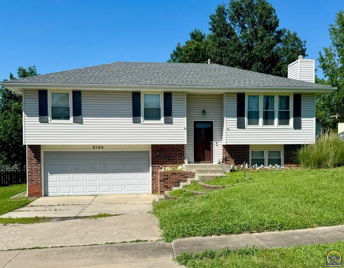 2134 SE 38th Cir, Topeka, KS 66609 - #1