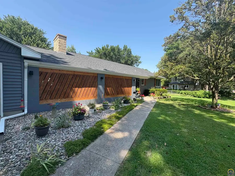 2022 Prairie Ln, Emporia, KS 66801 - #2
