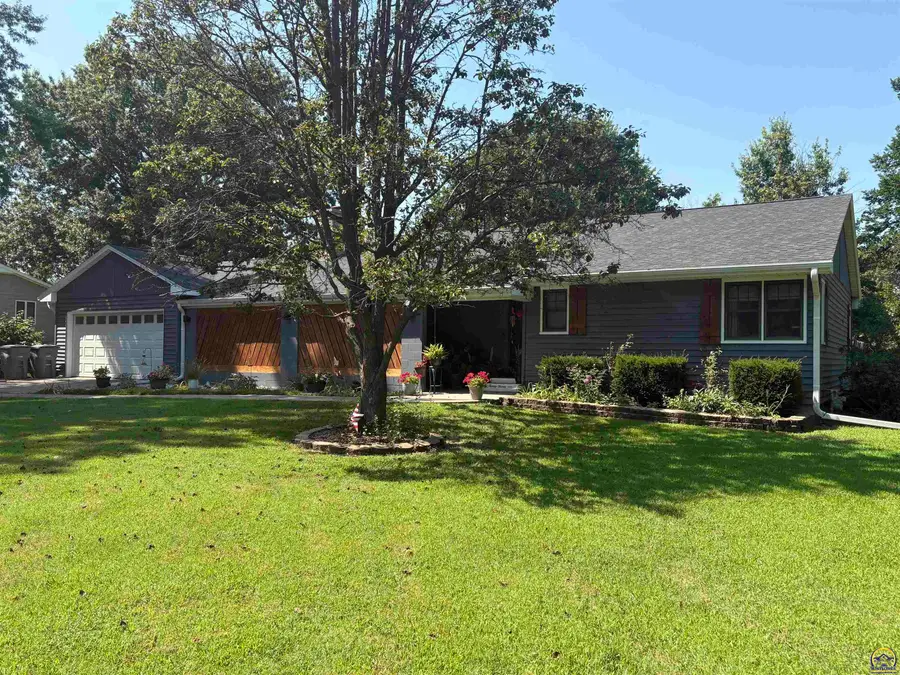 2022 Prairie Ln, Emporia, KS 66801 - #3