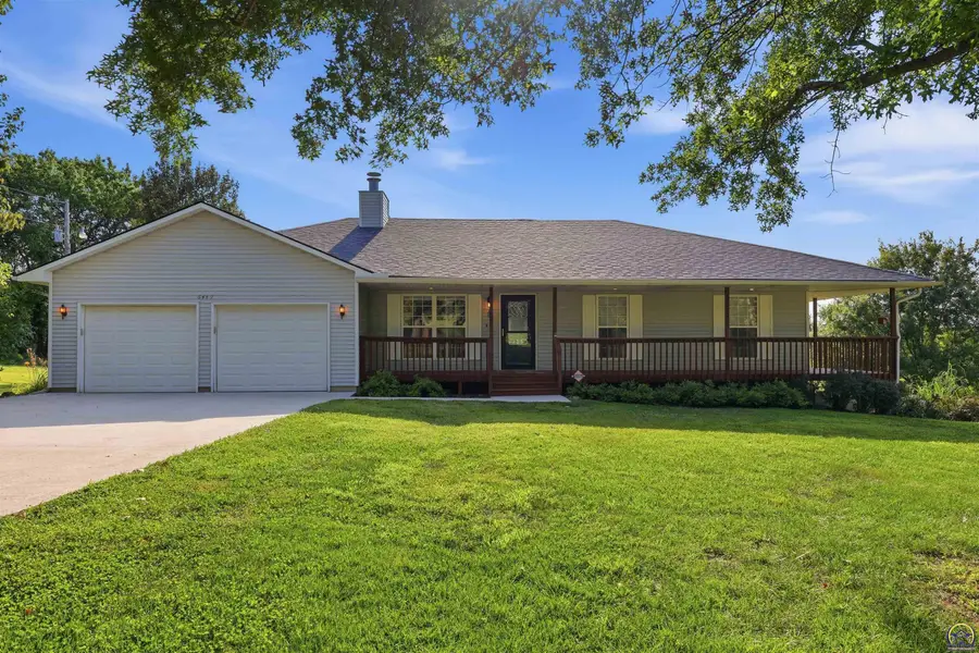 6449 SW Wanamaker Rd, Auburn, KS 66402 - #2