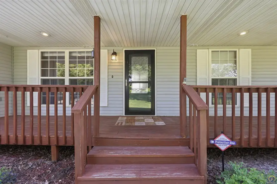 6449 SW Wanamaker Rd, Auburn, KS 66402 - #3