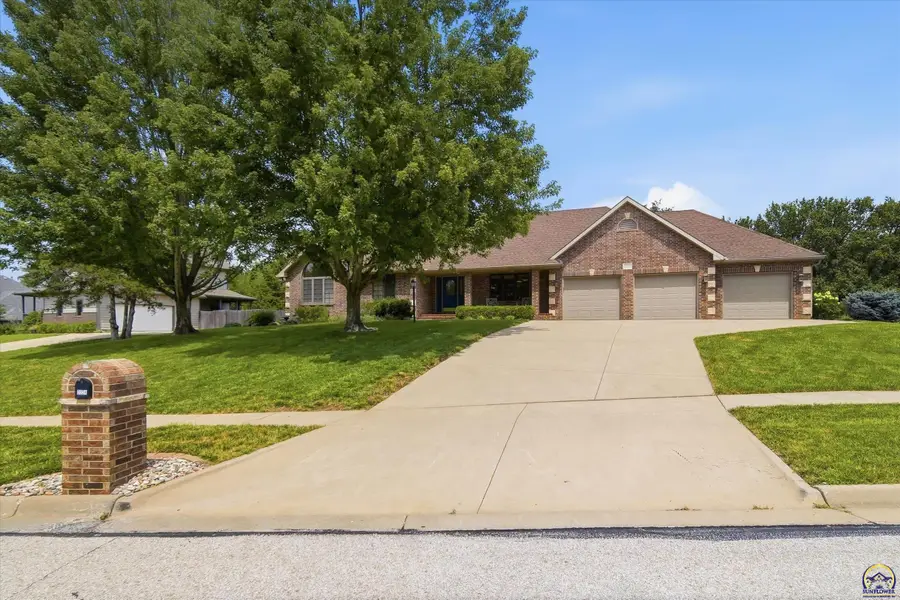 3224 NW 34th St, Topeka, KS 66618 - #2