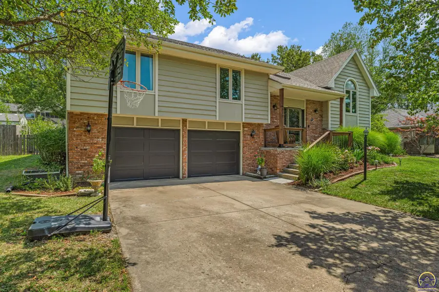6312 SW 23rd St, Topeka, KS 66614 - #2