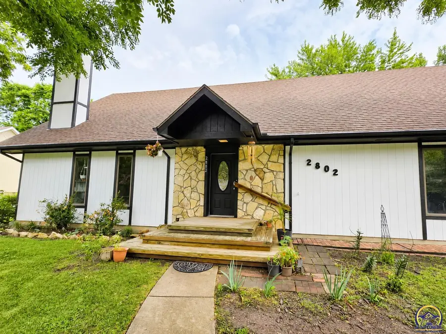 2802 Monterey Dr, Emporia, KS 66801 - #2