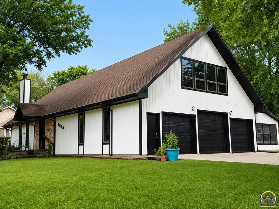 2802 Monterey Dr, Emporia, KS 66801 - #3