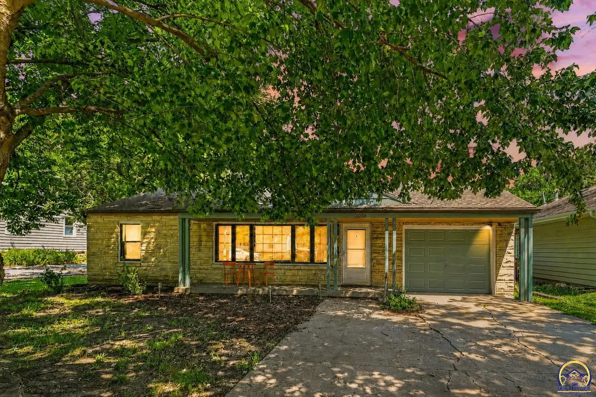 2038 Tennessee St, Lawrence, KS 66046 - #1